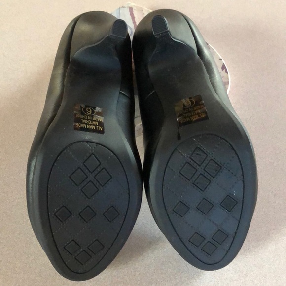 🌸New Black Heels..NWOT - Picture 6 of 7